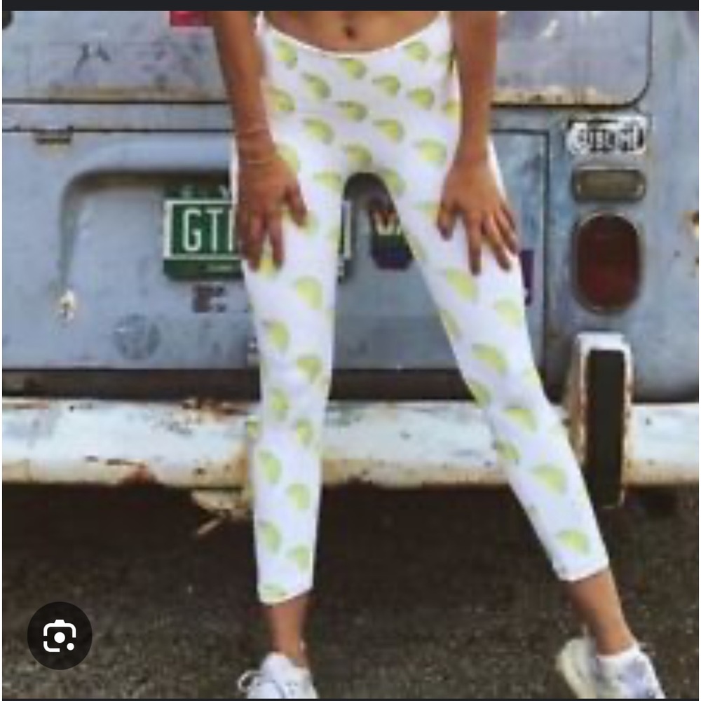 NWT MORGAN STEWART LEGGINGS WHITE WITH ORANGE SLICE PRINT SIZE MEDIUM - Picture 3 of 10